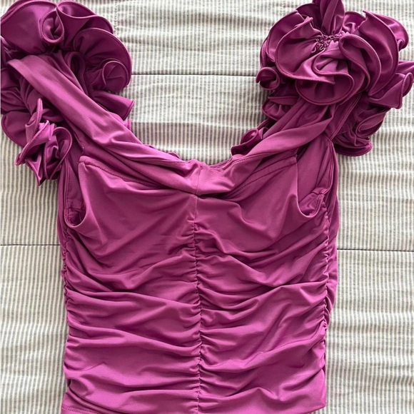 Purple statement body contour Ruffle Sleeve Top - Picture 2 of 3